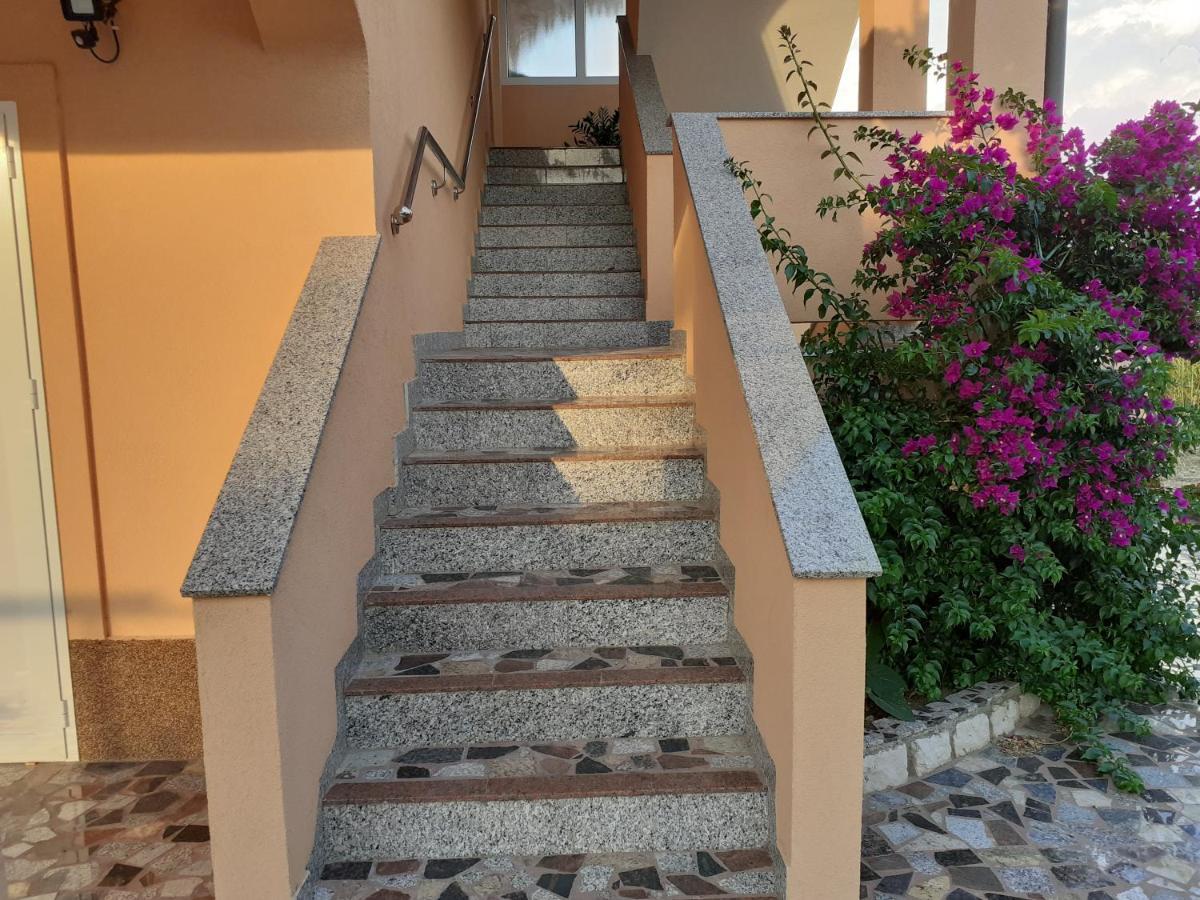 Apartments Rajka Lopar Exterior photo
