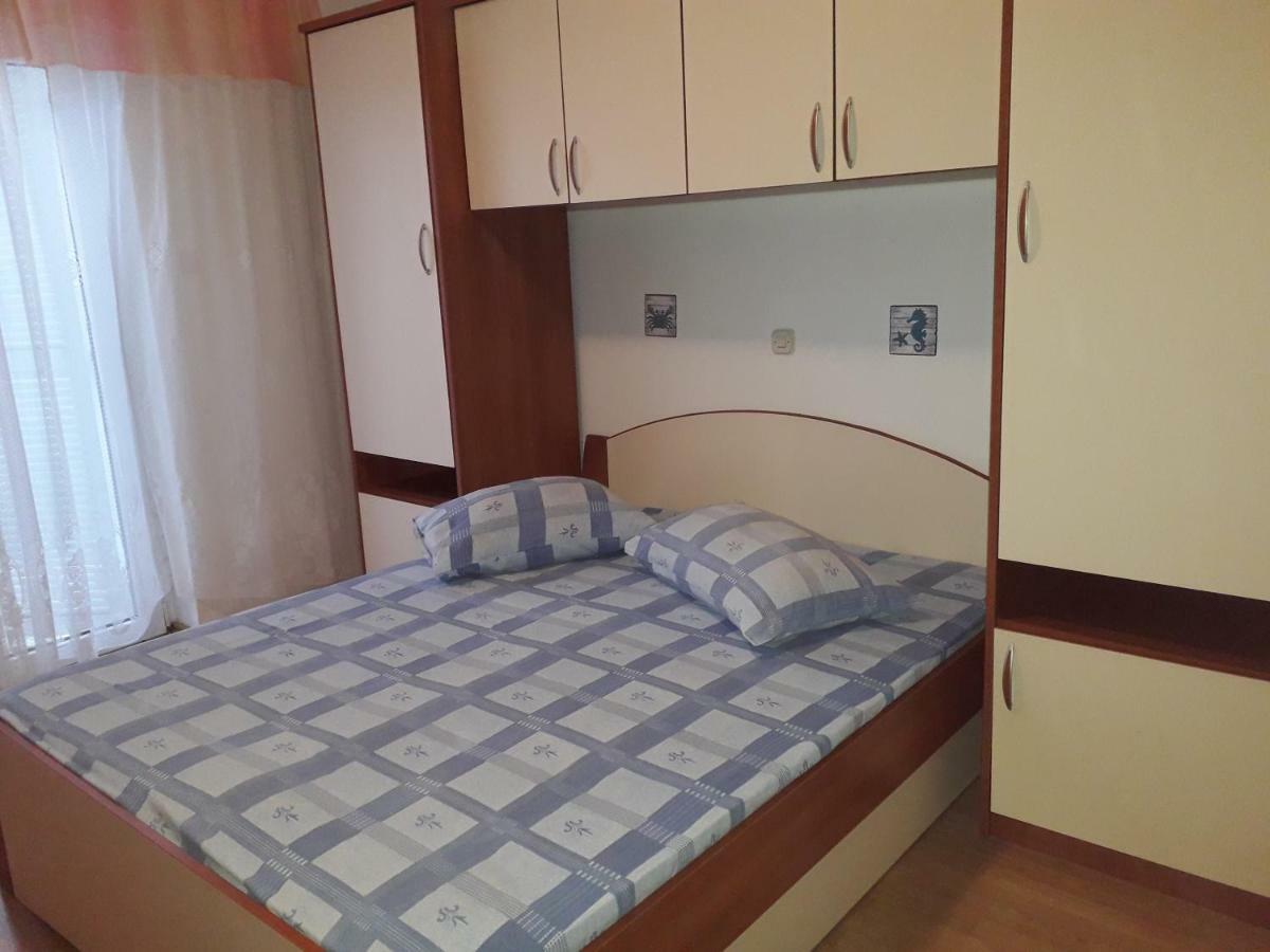 Apartments Rajka Lopar Exterior photo